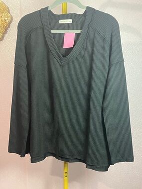 Zenana Outfitters Black Ribbed V-Neck Pullover Sweater